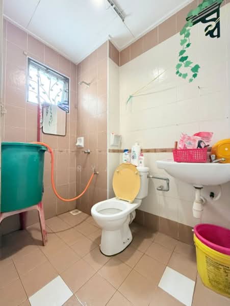 Rumah Teres 2 Tingkat untuk Dijual di Setia Alam (Selangor) - Ryan . - Bathroom - PropertyGuru.com.my