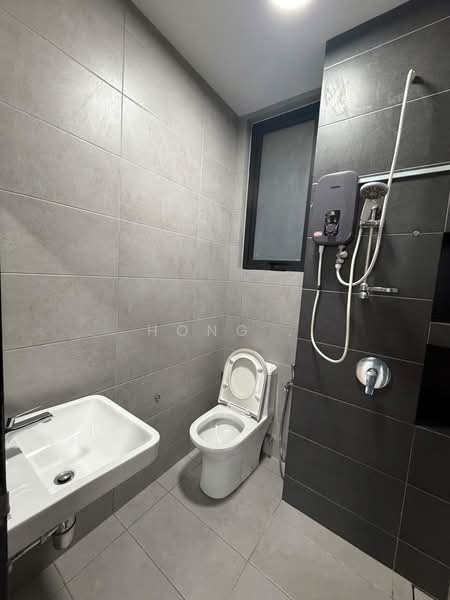 Servis Apartment untuk Disewa di Urban Suites - Hong . - Bathroom - PropertyGuru.com.my