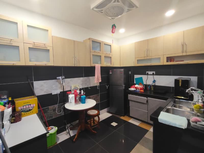 Shop / Office for Rent in Taman Bukit Kuchai (Bandar Kinrara) - Shirley Tan - Kitchen - PropertyGuru.com.my