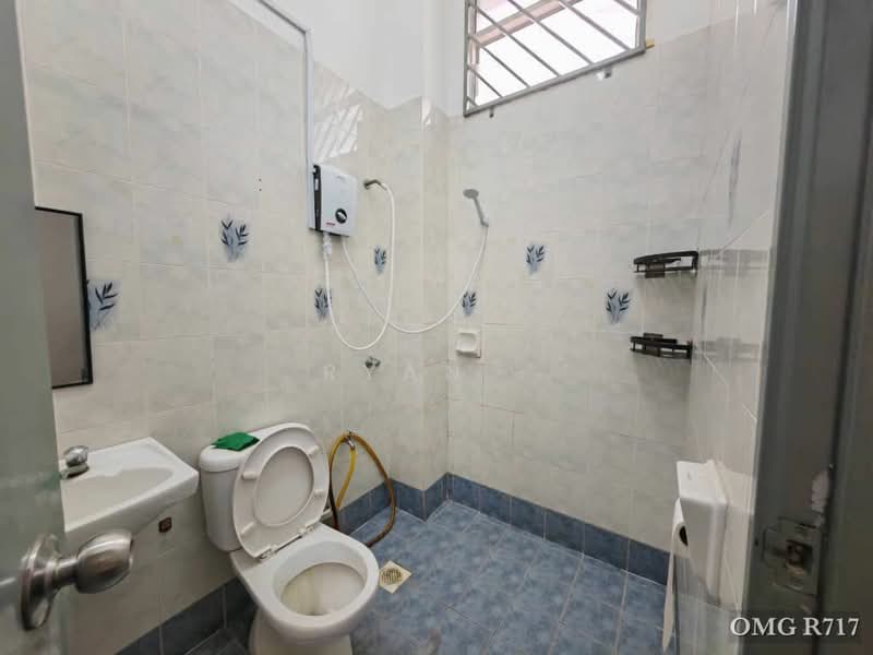Rumah Teres 2 Tingkat untuk Dijual di Setia Alam (Selangor) - Ryan . - Bathroom - PropertyGuru.com.my