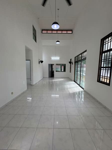 Rumah Teres 1 Tingkat untuk Dijual di Taman Puteri Wangsa (Ulu Tiram) - Esther Toh - PropertyGuru.com.my