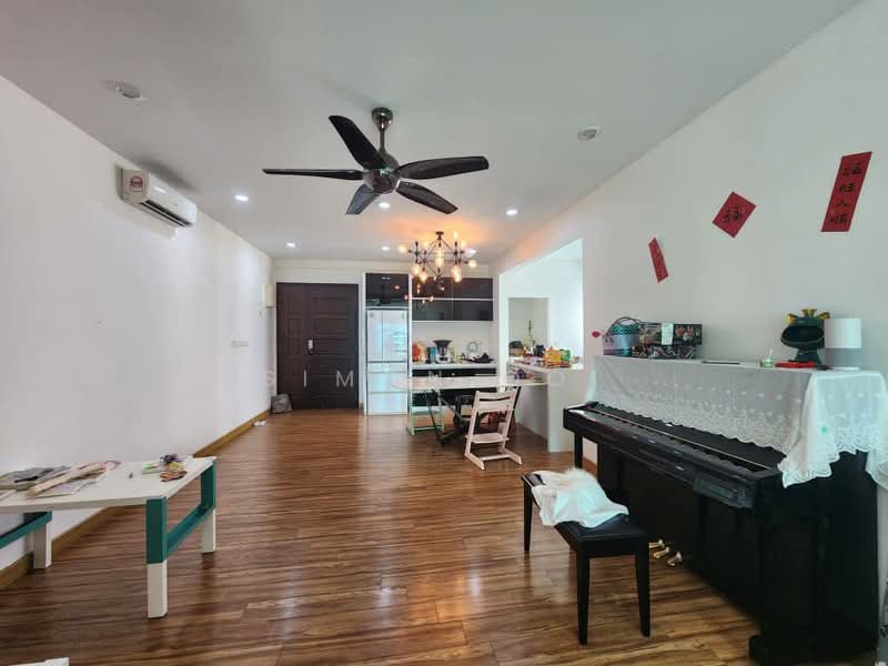 Kondominium untuk Dijual di Elit Heights @ Bayan City - Simon Ooi - Living Room - PropertyGuru.com.my
