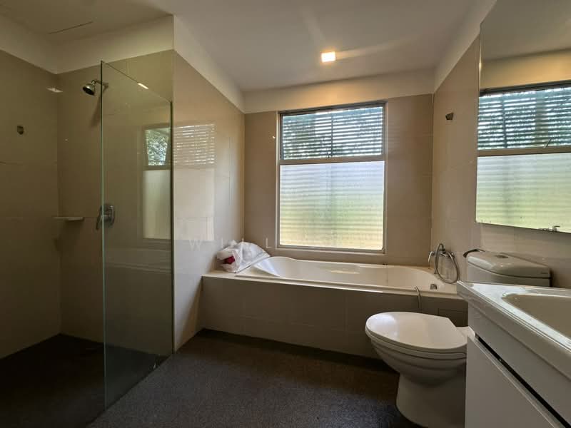 Rumah Bandar untuk Dijual di Leisure Farm (Gelang Patah) - Will Lee - Bathroom - PropertyGuru.com.my