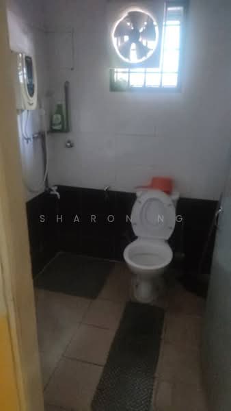 Rumah Teres 2 Tingkat untuk Dijual di Taman Mount Austin (Tebrau) - Sharon Ng - Bathroom - PropertyGuru.com.my
