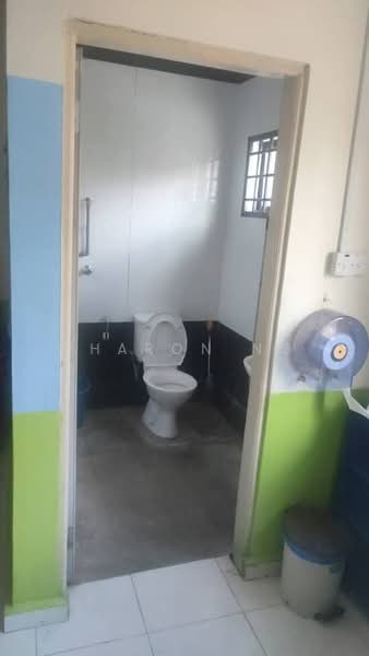 Rumah Teres 2 Tingkat untuk Dijual di Taman Mount Austin (Tebrau) - Sharon Ng - Bathroom - PropertyGuru.com.my
