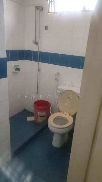 Rumah Teres 2 Tingkat untuk Dijual di Taman Mount Austin (Tebrau) - Sharon Ng - Bathroom - PropertyGuru.com.my