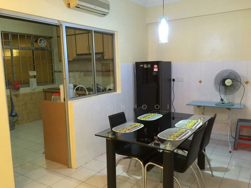 Condominium for Sale at Putra Place Condominium - Simon Ooi - Kitchen - PropertyGuru.com.my