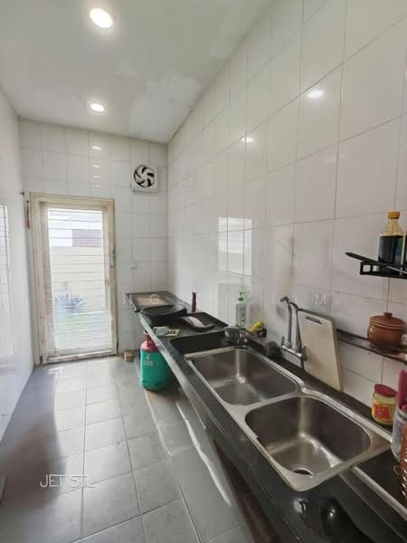 Rumah Berkembar untuk Dijual di Setia Damai (Setia Alam) - Yongsen Lim - Kitchen - PropertyGuru.com.my