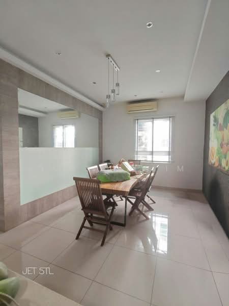 Rumah Berkembar untuk Dijual di Setia Damai (Setia Alam) - Yongsen Lim - Dining Room - PropertyGuru.com.my