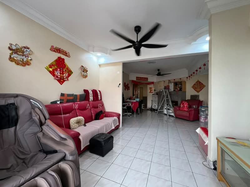 Rumah Teres 2 Tingkat untuk Dijual di Bandar Putra Permai (Seri Kembangan) - Mary Yeoh - Living Room - PropertyGuru.com.my