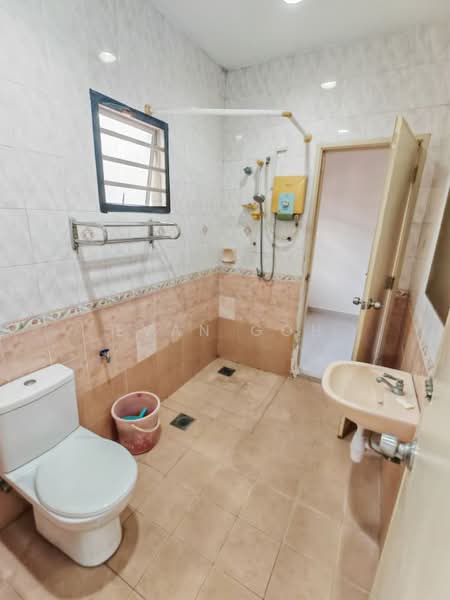 Rumah Teres 2 Tingkat untuk Disewa di Taman Meranti Jaya (Puchong) - Evan Goh - Bathroom - PropertyGuru.com.my