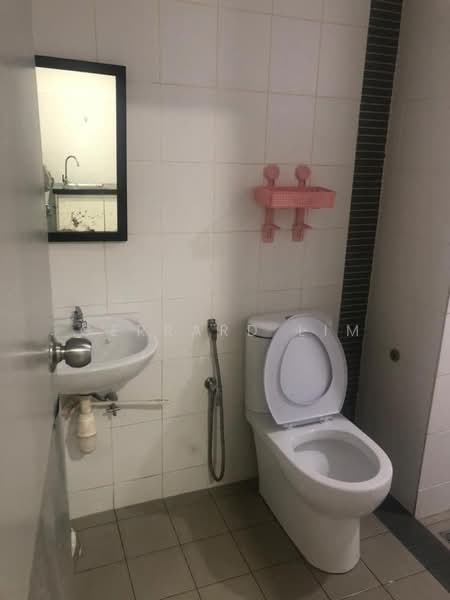 Service Residence for Sale at Domain 5 @ NeoCyber - Gerrard Lim - Bathroom - PropertyGuru.com.my