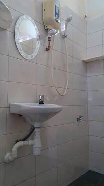 Rumah Flat untuk Disewa di Taman Bunga Merah - Hong . - PropertyGuru.com.my