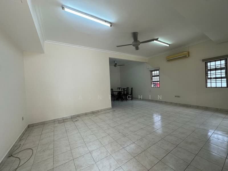 2-storey Terraced House for Rent in Bukit Rahman Putra (Sungai Buloh) - Elaine Chin - Living Room - PropertyGuru.com.my