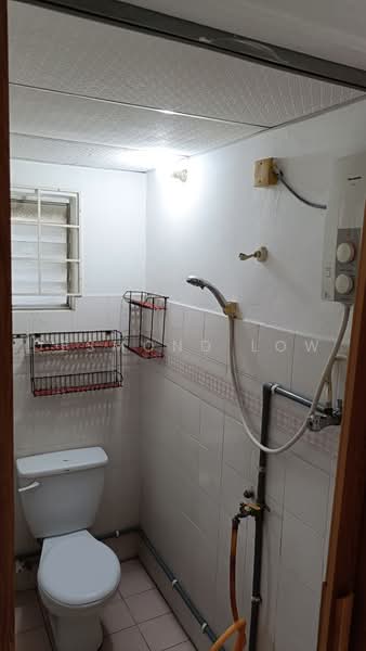 Kondominium untuk Disewa di Midah Ria Condominium - Desmond Low - Bathroom - PropertyGuru.com.my