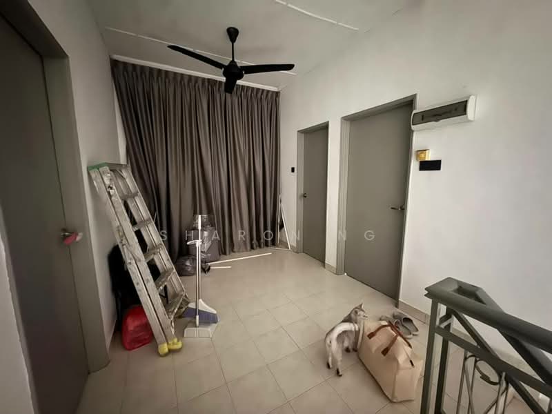 Rumah Bandar untuk Dijual di Johor Bahru (Johor) - Sharon Ng - Corridor - PropertyGuru.com.my