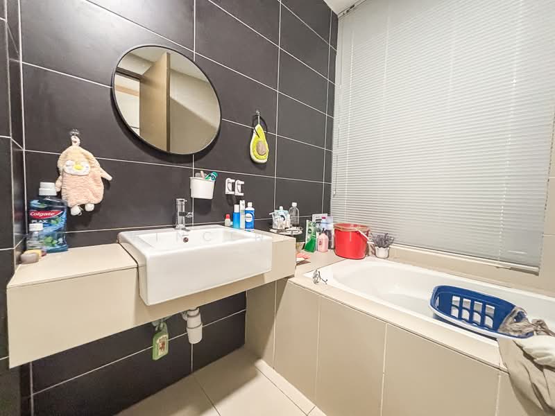 3-storey Terraced House for Sale in Seksyen 11 (Kota Damansara) - Vincent Liaw - Bathroom - PropertyGuru.com.my