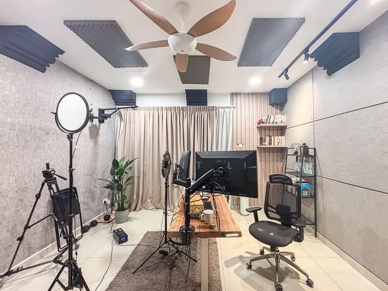 3-storey Terraced House for Sale in Seksyen 11 (Kota Damansara) - Vincent Liaw - Study - PropertyGuru.com.my