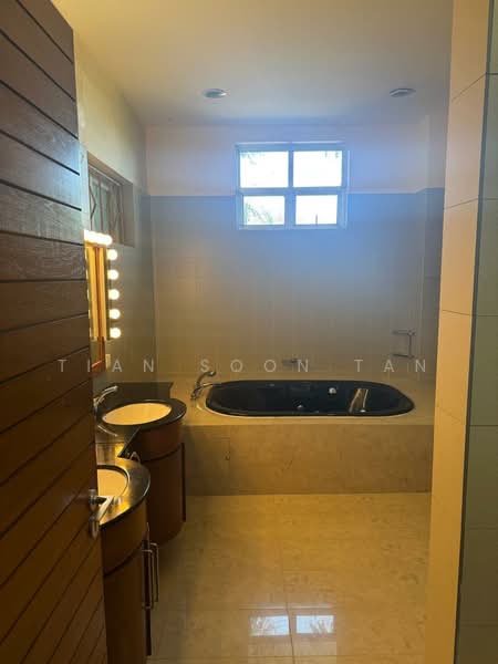 Rumah Banglo untuk Dijual di Damansara Heights (Kuala Lumpur) - Tian Soon Tan - Bathroom - PropertyGuru.com.my