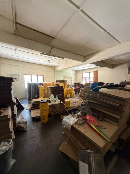 Shop / Office for Sale in Jalan Klang Lama (Old Klang Road) (Kuala Lumpur) - Jayden Yee - Interior - PropertyGuru.com.my