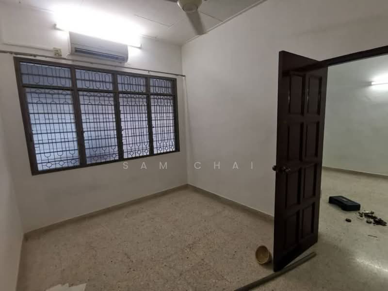 1-storey Terraced House for Sale in Taman Pelangi (Johor Bahru) - Sam Chai - Interior - PropertyGuru.com.my