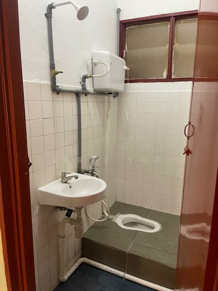 Rumah Teres 3 Tingkat untuk Dijual di Sri Petaling (Kuala Lumpur) - Jerry Yap - Bathroom - PropertyGuru.com.my