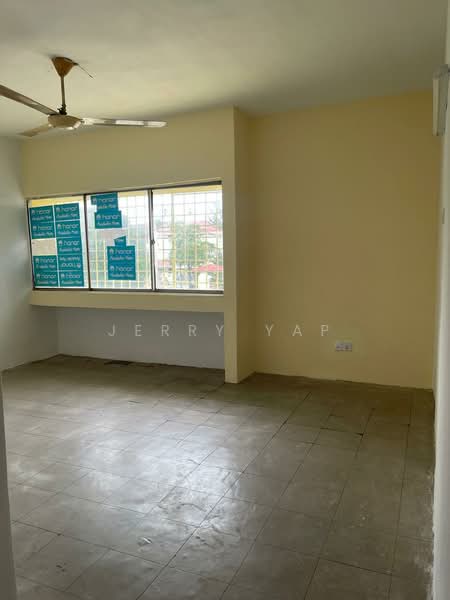Rumah Teres 3 Tingkat untuk Dijual di Sri Petaling (Kuala Lumpur) - Jerry Yap - Living Room - PropertyGuru.com.my