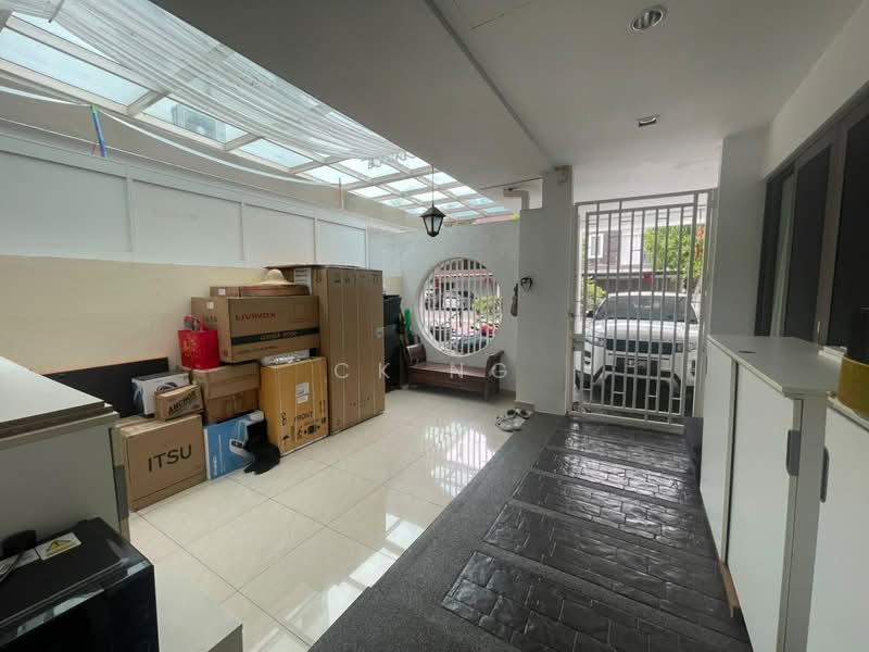 Rumah Berkembar untuk Dijual di Jade Hills (Kajang) - CK Ng - Entrance - PropertyGuru.com.my