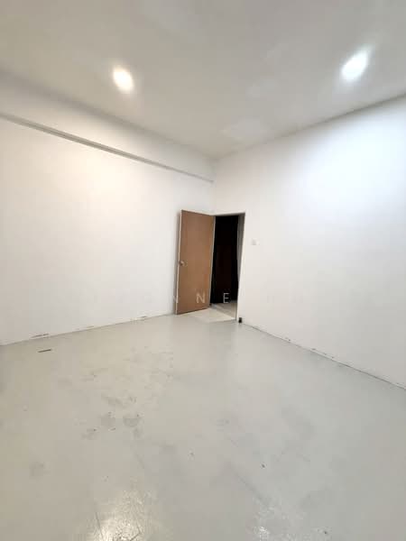 Shop / Office for Rent in Taman Equine (Seri Kembangan) - Yvonne Ho - Interior - PropertyGuru.com.my
