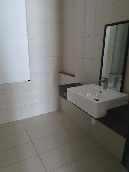 Servis Apartment untuk Disewa di Reflection Residences - Shirley Chan - Bathroom - PropertyGuru.com.my