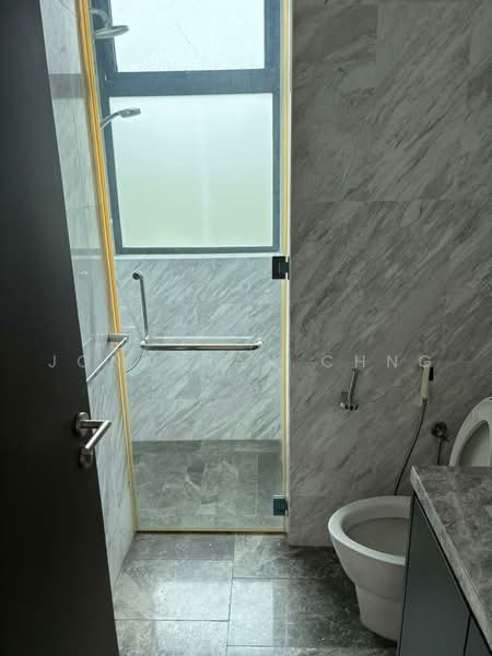 Kondominium untuk Dijual di The Light Collection IV - Jonathan Chng - Bathroom - PropertyGuru.com.my