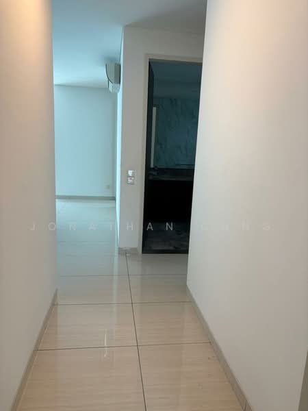 Kondominium untuk Dijual di The Light Collection IV - Jonathan Chng - Corridor - PropertyGuru.com.my