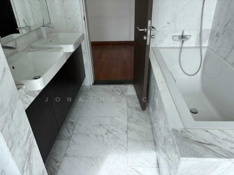 Kondominium untuk Dijual di The Light Collection IV - Jonathan Chng - Bathroom - PropertyGuru.com.my