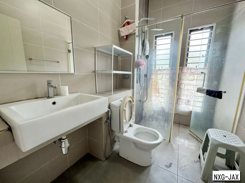 Rumah Teres 2-Tingkat untuk Dijual di Bukit Raja (Selangor) - Darren Go - Bathroom - PropertyGuru.com.my