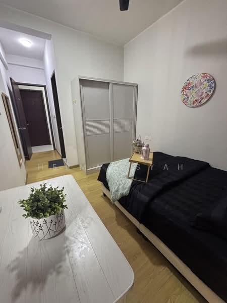 Condominium for Rent at Amberside @ Country Garden Danga Bay - Herman Syah - Bedroom - PropertyGuru.com.my
