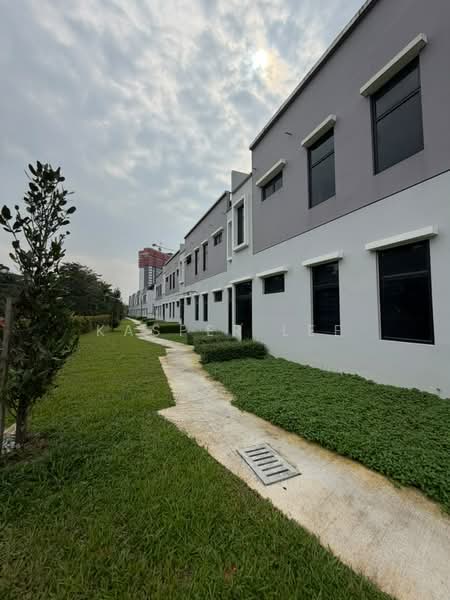 Rumah Teres 2 Tingkat untuk Dijual di Taman Mount Austin (Tebrau) - Kasper Lee - Exterior - PropertyGuru.com.my