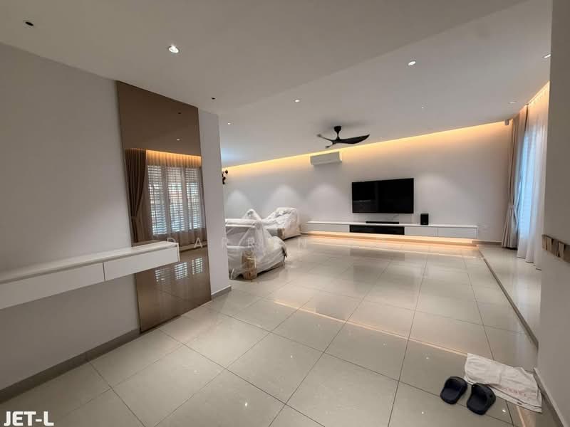Rumah Teres 2-Tingkat untuk Dijual di Setia Alam (Selangor) - Darren Go - Living Room - PropertyGuru.com.my