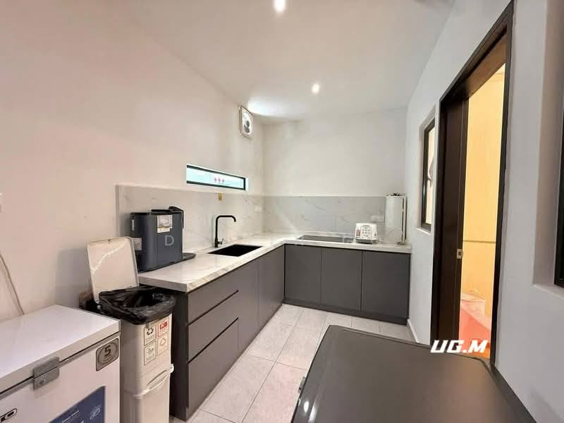 2-storey Terraced House for Sale in Setia Alam (Selangor) - Darren Go - Kitchen - PropertyGuru.com.my