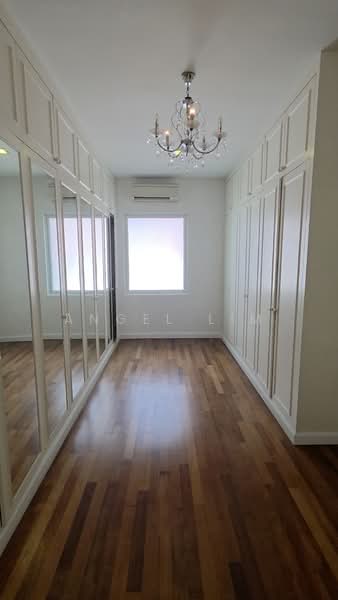 Semi-Detached House for Sale in Bandar Damansara Perdana (Damansara Perdana) - Angel Lim - Master Walk-In Closet - PropertyGuru.com.my