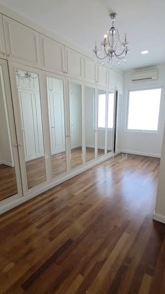 Semi-Detached House for Sale in Bandar Damansara Perdana (Damansara Perdana) - Angel Lim - Master Walk-In Closet - PropertyGuru.com.my
