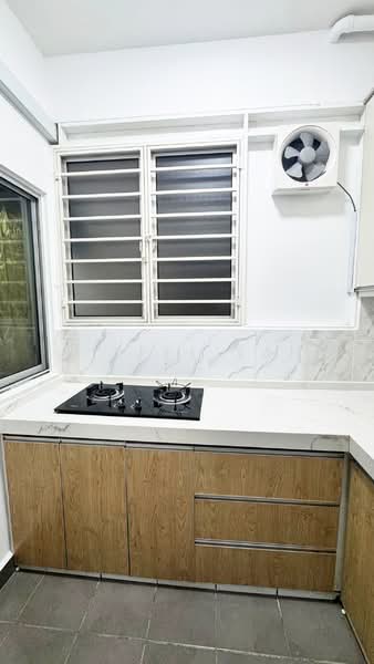 Servis Apartment untuk Disewa di Savanna Executive Suite @ Southville City - Eiffel Lai - Kitchen - PropertyGuru.com.my