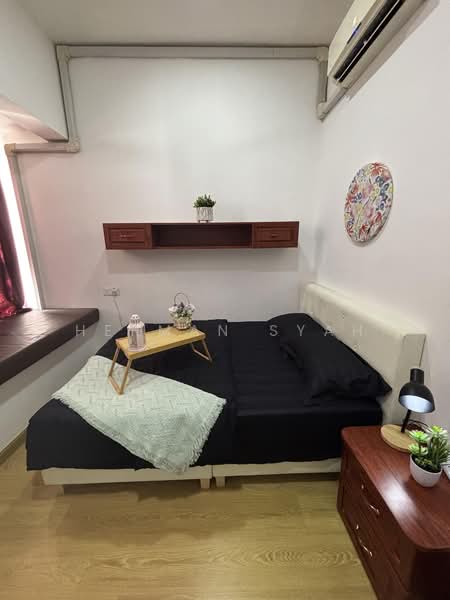Condominium for Rent at Amberside @ Country Garden Danga Bay - Herman Syah - Bedroom - PropertyGuru.com.my