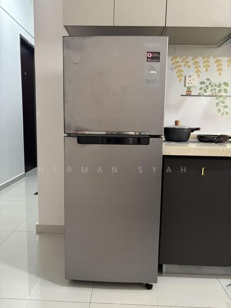 Condominium for Rent at Amberside @ Country Garden Danga Bay - Herman Syah - Kitchen - PropertyGuru.com.my