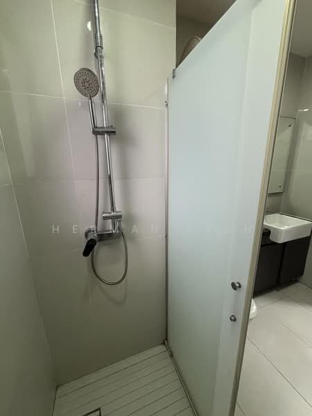Condominium for Rent at Amberside @ Country Garden Danga Bay - Herman Syah - Bathroom - PropertyGuru.com.my