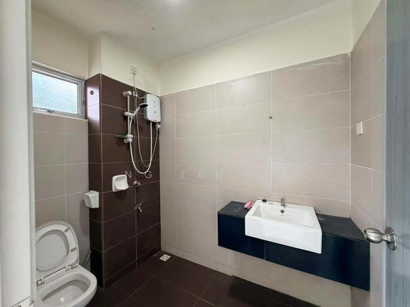 Rumah Teres 2 Tingkat untuk Dijual di Taman Mutiara Rini (Skudai) - NG ZEN XI - Bathroom - PropertyGuru.com.my