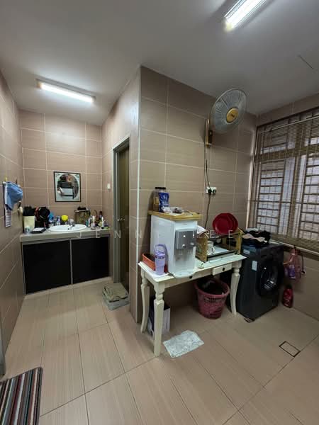 2-storey Terraced House for Sale in Taman Bestari Indah (Ulu Tiram) - Jenny Tee - Kitchen - PropertyGuru.com.my