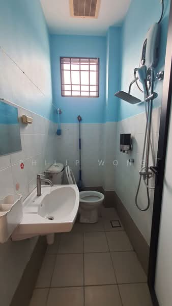 Rumah Teres 2 Tingkat untuk Dijual di Taman Equine (Seri Kembangan) - Philip Wong - Bathroom - PropertyGuru.com.my