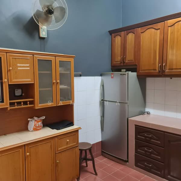 1-storey Terraced House for Sale in Taman Molek (Johor Bahru) - Sam Chai - Kitchen - PropertyGuru.com.my