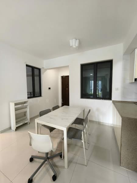 Kondominium untuk Disewa di Cerulean Bay @ Forest City - April Chin - Dining Room - PropertyGuru.com.my
