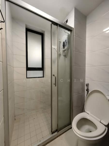 Kondominium untuk Disewa di Cerulean Bay @ Forest City - April Chin - Bathroom - PropertyGuru.com.my